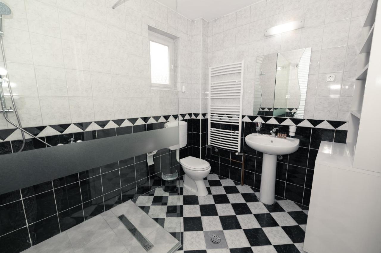 Guest House La Baja Ohri Dış mekan fotoğraf