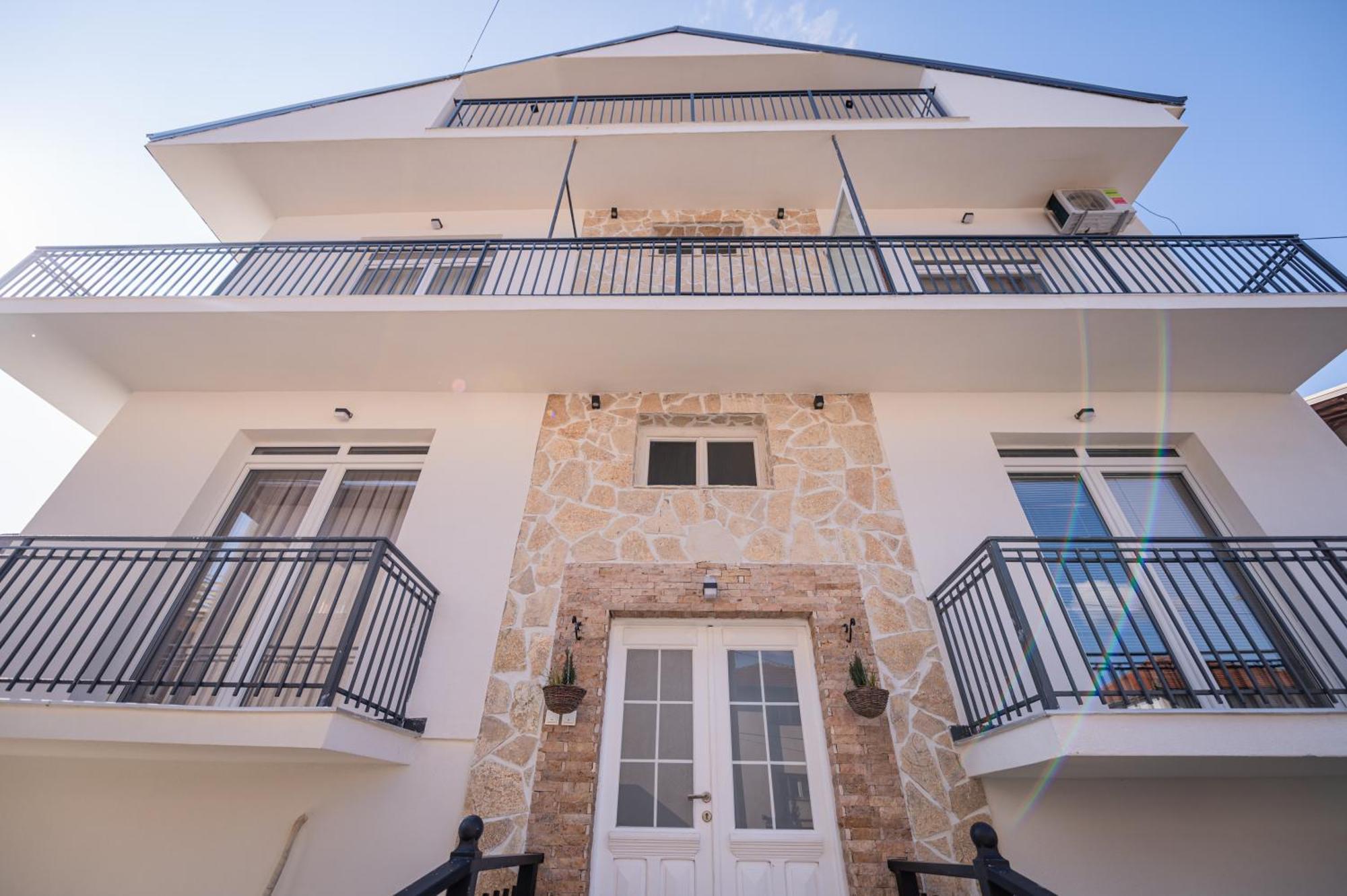 Guest House La Baja Ohri Dış mekan fotoğraf